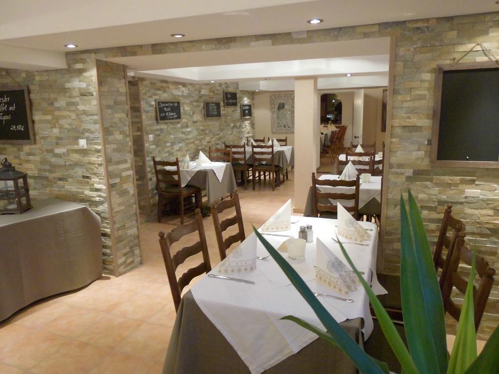 Hotel-Restaurant Schwyzerhuesli Viernheim Exteriér fotografie